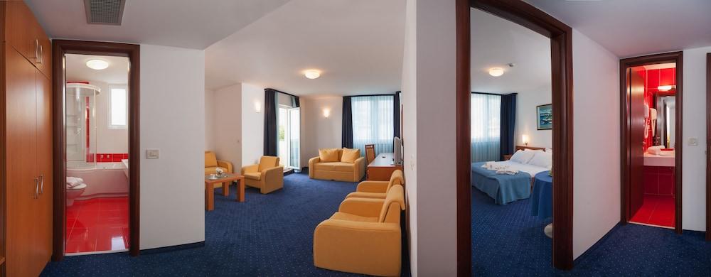 Hotel Rotondo Donji Seget Exterior photo